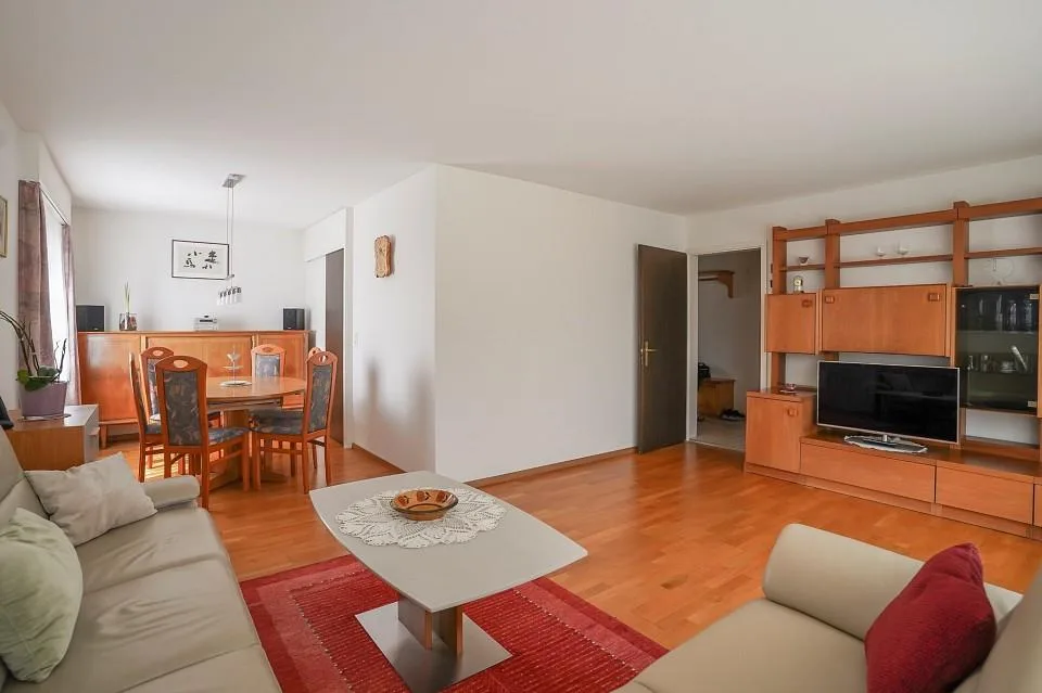 Charming bungalow with 5½ rooms and well-kept surroundings