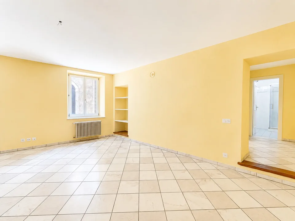 Geräumige 2-Zimmer-Wohnung im historischen Zentrum von Agra
