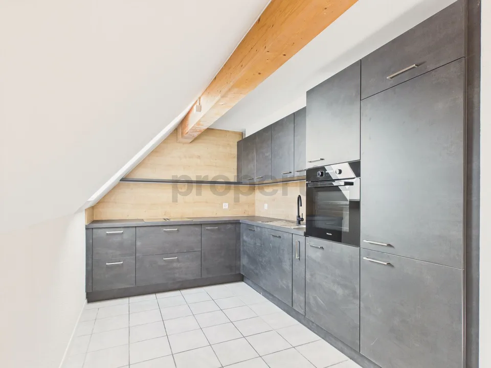 Charmante 4-Zimmer-Maisonette-Wohnung mit Dachgeschoss-Charme in Feuerthalen