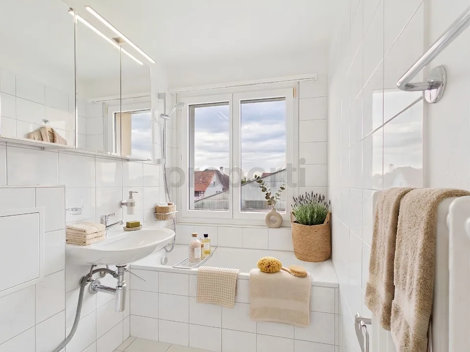 Bright 3.5-room attic apartment in Stachen - freshly renovated, with balcony & parking (near Lake Constance)