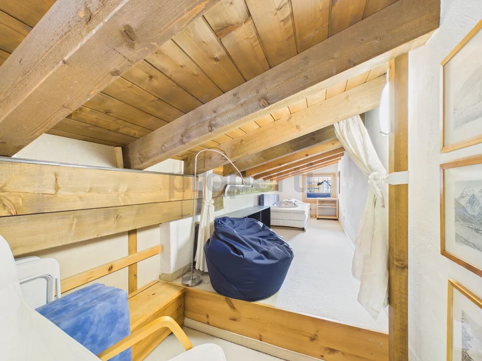 Appartement mansardé de 2,5 pièces meublé avec style