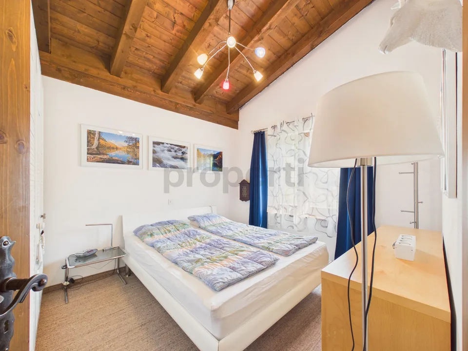 Appartement mansardé de 2,5 pièces meublé avec style