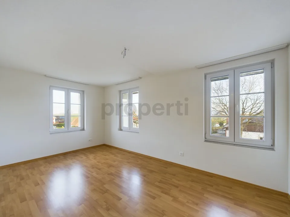 Carattere rurale, layout spazioso e balcone accogliente