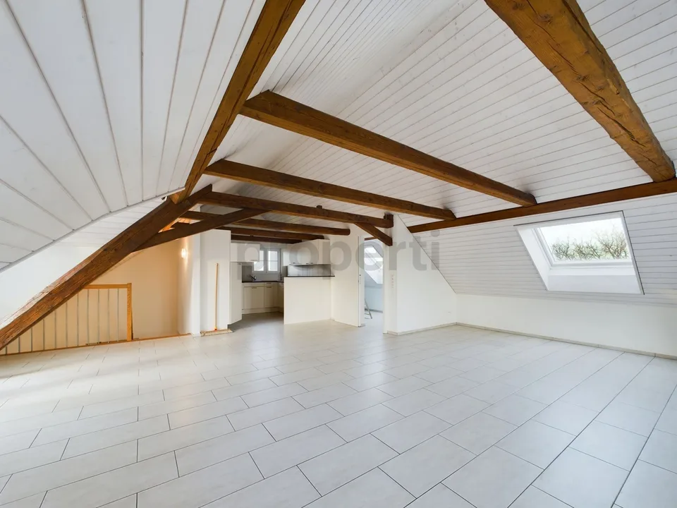 Ländlicher Charakter, grosszügiger Grundriss und gemütlicher Balkon