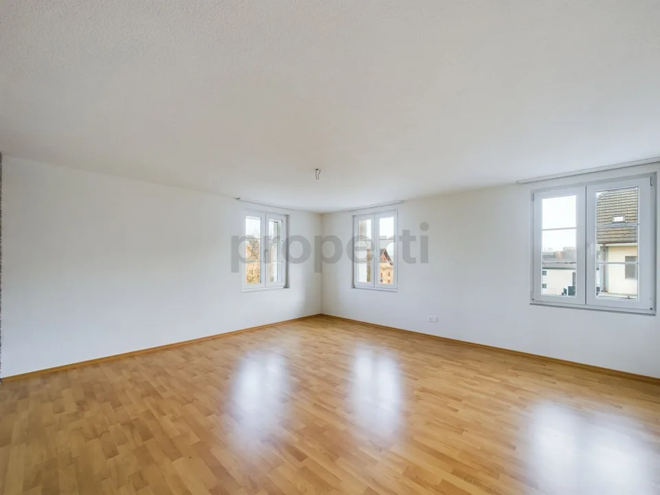 Carattere rurale, layout spazioso e balcone accogliente