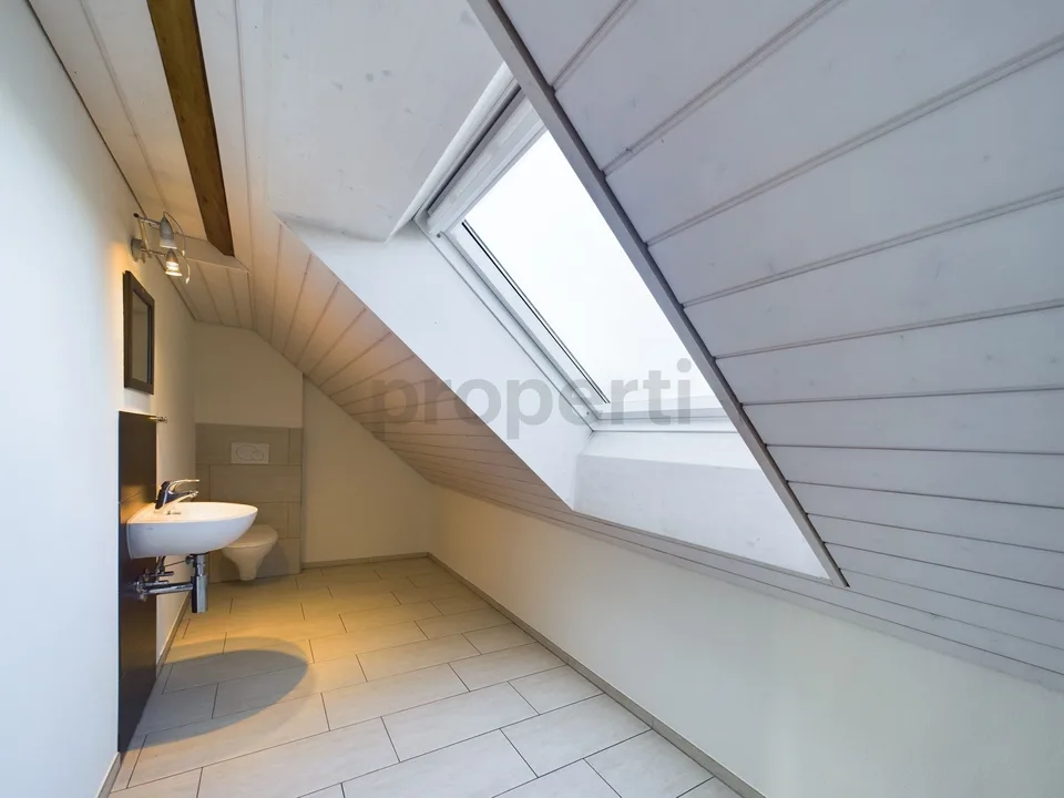 Carattere rurale, layout spazioso e balcone accogliente