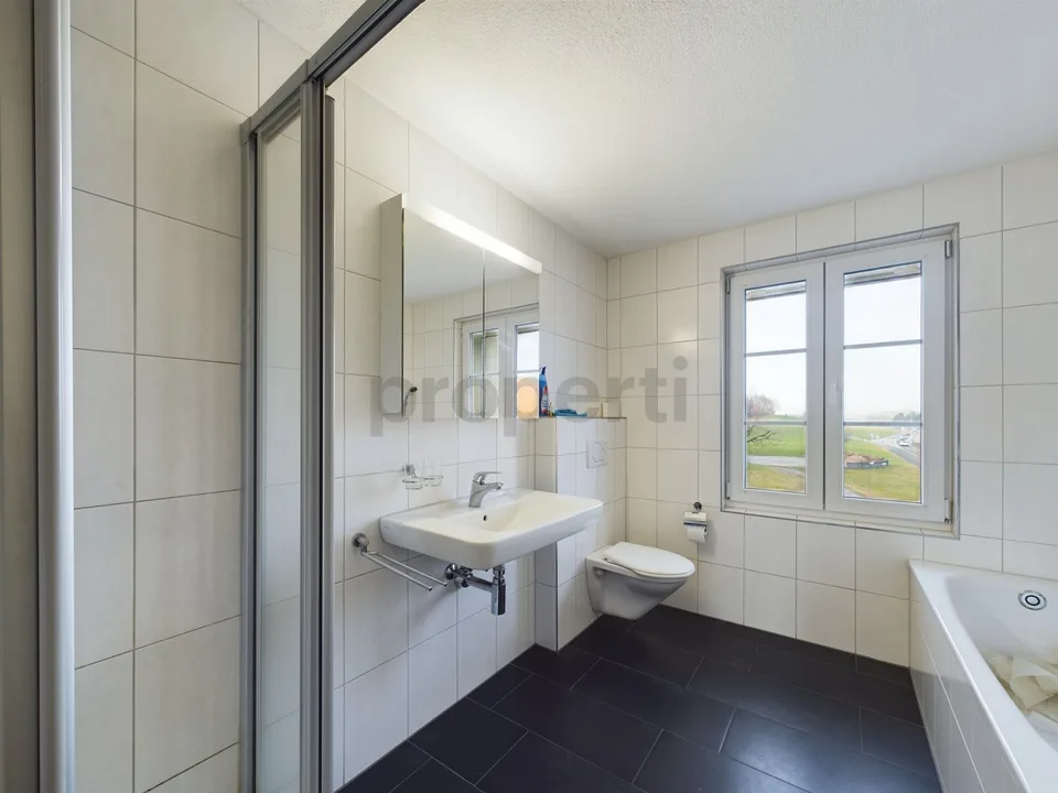 Carattere rurale, layout spazioso e balcone accogliente