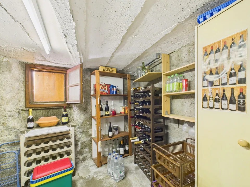 Elegantes Einfamilienhaus mit 3 Zimmern und Balkon, Breggia
