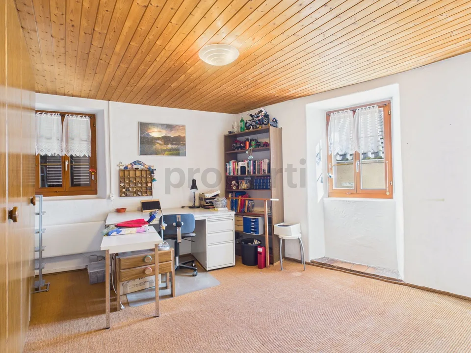 Elegantes Einfamilienhaus mit 3 Zimmern und Balkon, Breggia
