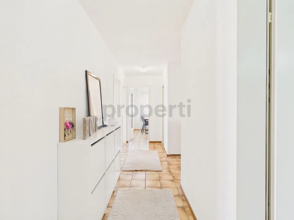 Appartement lumineux de 5,5 pièces avec balcon, Tafers
