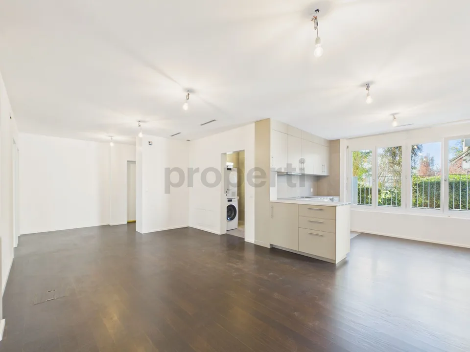 Moderne 4.5-Zimmer-Wohnung mit Aufzug, Opfikon