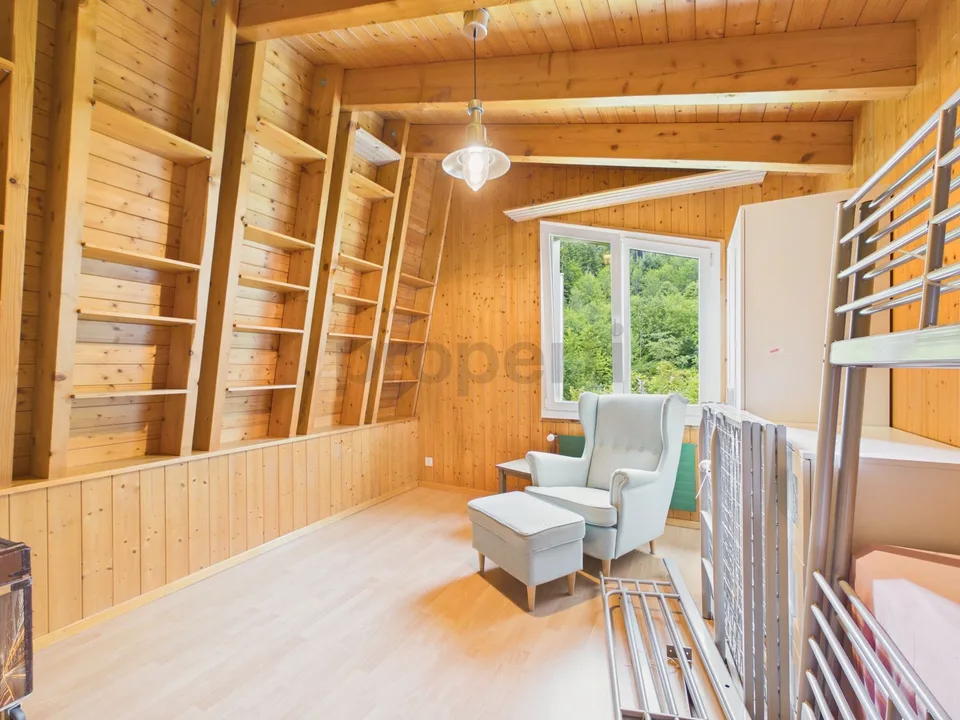 Idyllisches Einfamilienhaus mit sonnigem Garten und Pool in Trogen AR