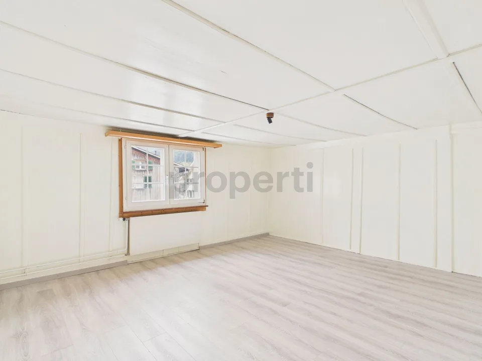 Maison unifamiliale historique avec un potentiel polyvalent à Glarus Süd