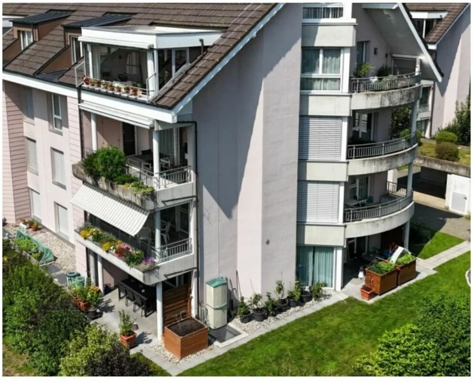 Schöne Maisonette Wohnung 189m² in Strengelbach