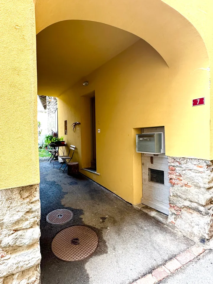 Picturesque single-family home with 3.5 rooms in Arosio