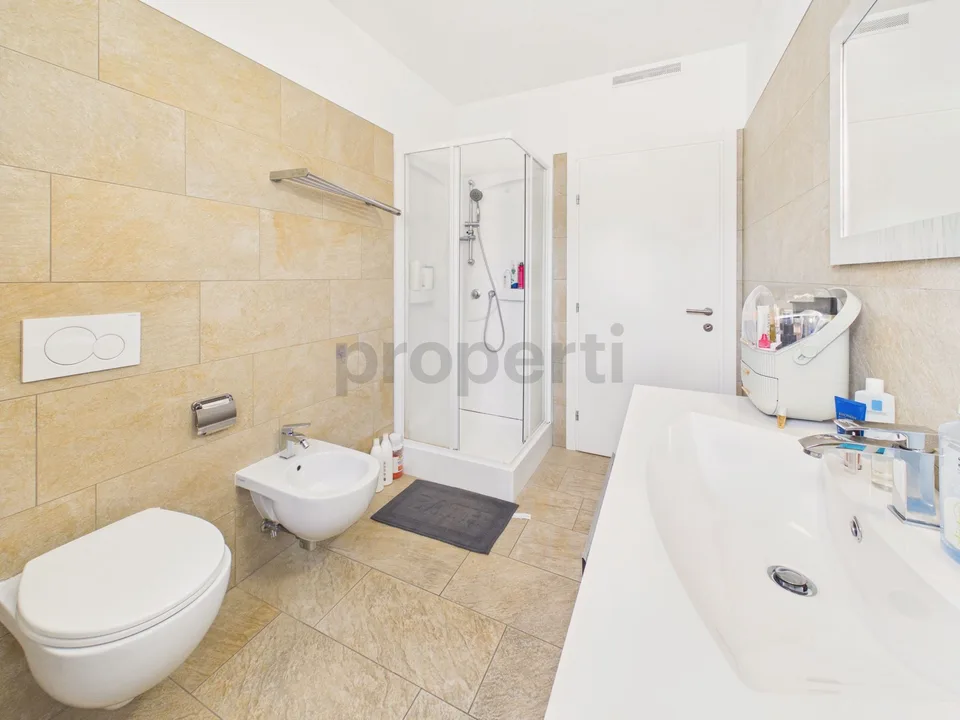 Elegant 4.5-room apartment in Bellinzona with 30 sqm terrace