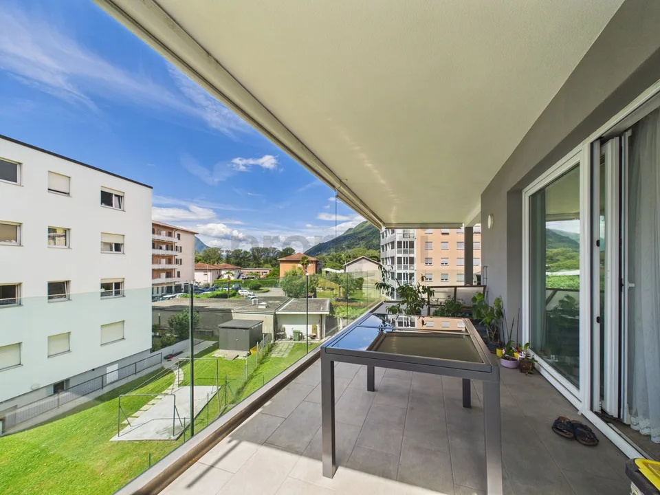Elegant 4.5-room apartment in Bellinzona with 30 sqm terrace