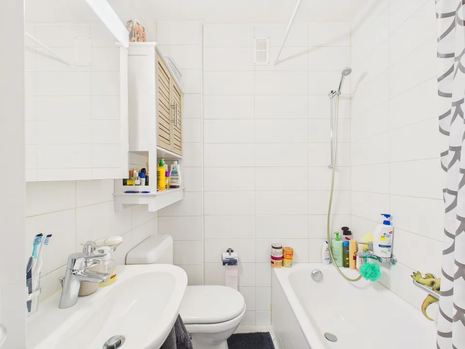 Renovated 3.5 Room Apartment in the Heart of Le Locle - Calm, Modernity, and Comfort