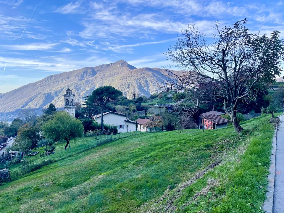 Baugrundstück mit Seeblick zu verkaufen