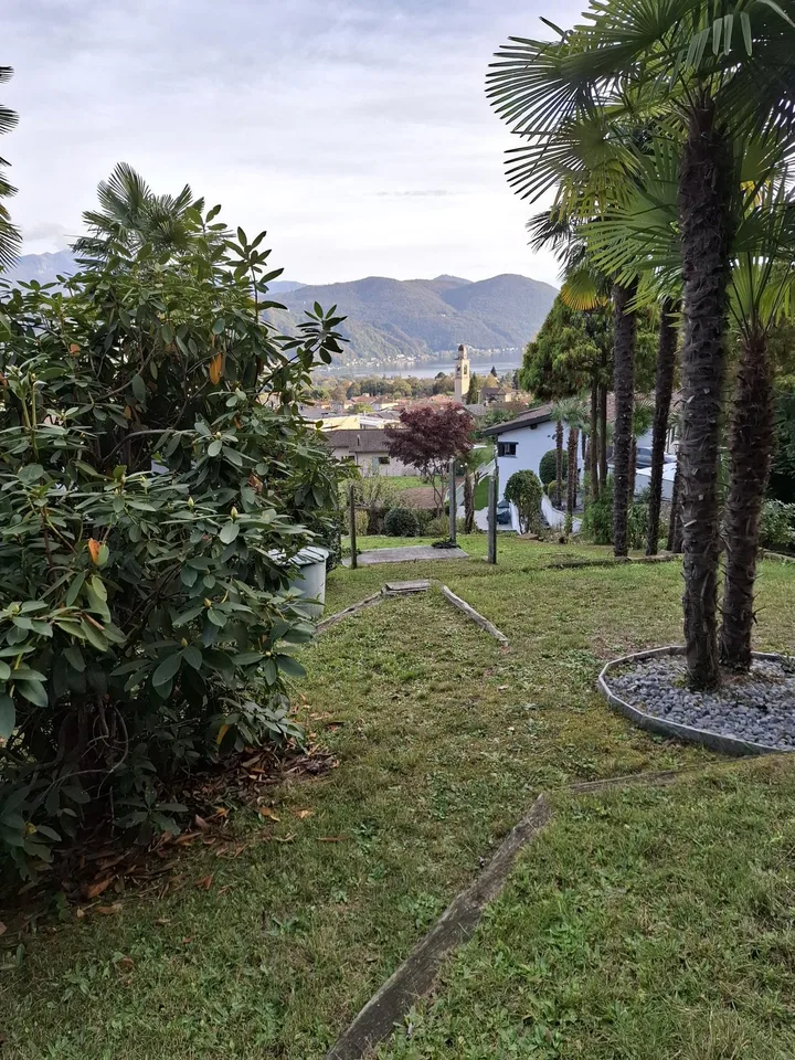 Baugrundstück mit Seeblick und privatem Zugang - exklusive Lage am Luganersee