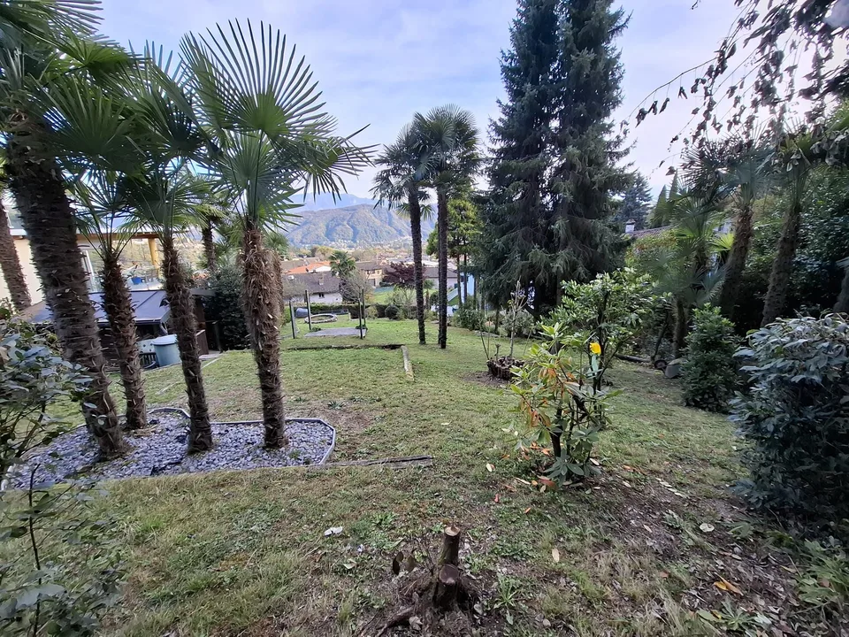 Baugrundstück mit Seeblick und privatem Zugang - exklusive Lage am Luganersee