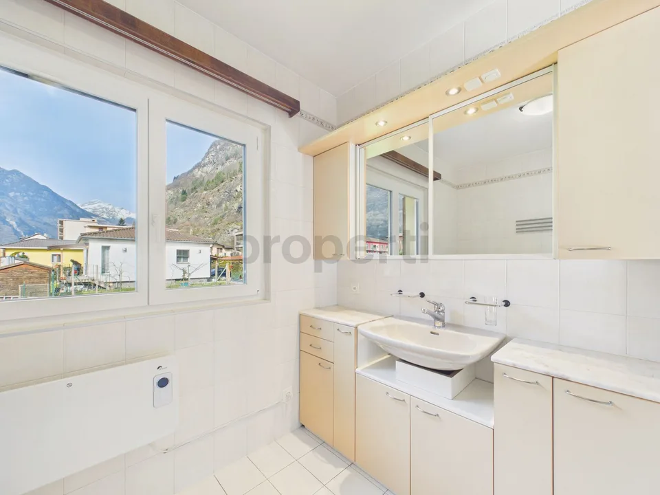 Elegantes Einfamilienhaus mit 4,5 Zimmern und Blick auf die Berge in Pollegio