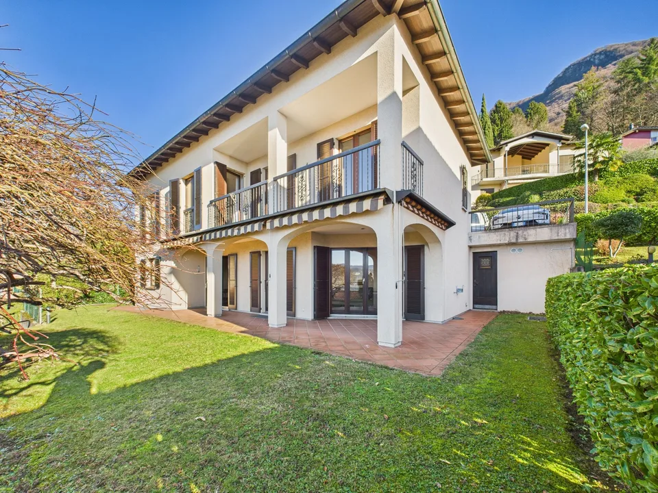 Spacious 6.5-room villa with garden in Davesco-Soragno