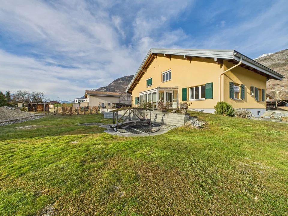 Spacious 3.5 room apartment with unobstructed view in Vétroz