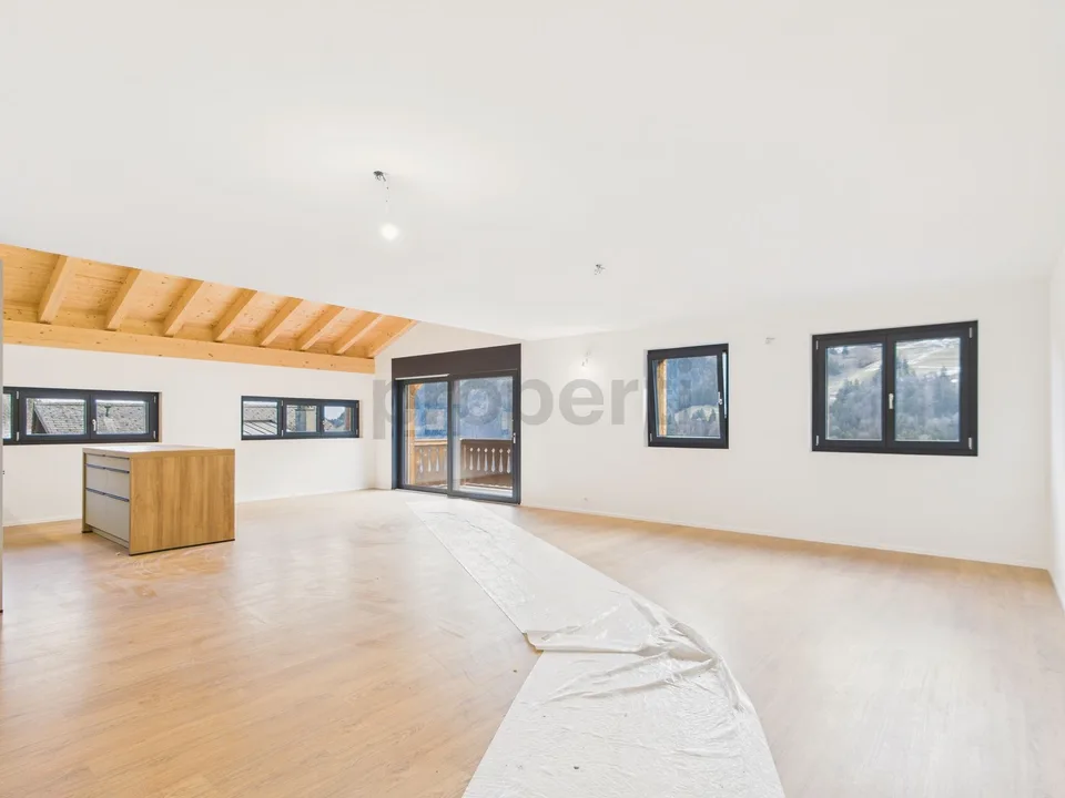 Wunderschöne 4,5-Zimmer-Neuwohnung mit atemberaubendem Bergblick