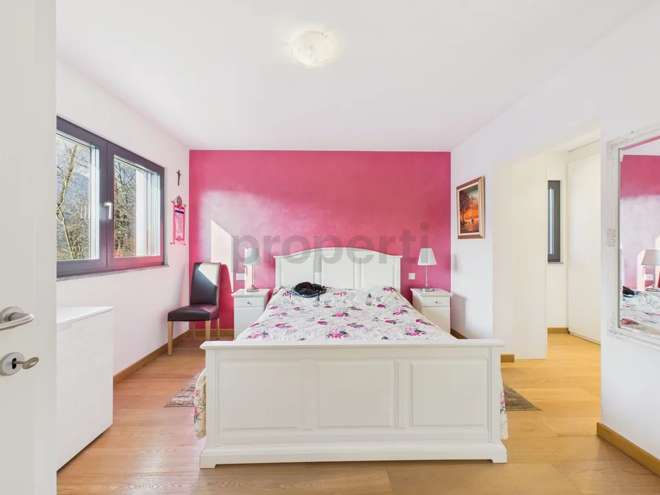 Moderne unabhängige Villa mit 8 Zimmern und großzügigem Parkplatz, Cadempino