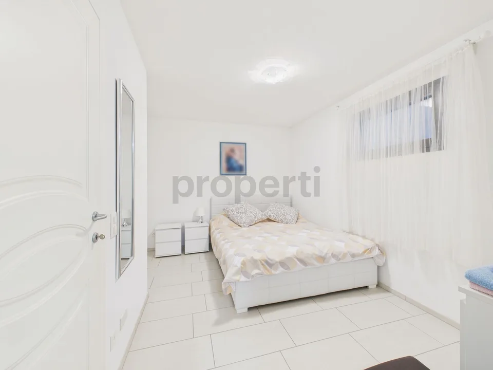 Moderne unabhängige Villa mit 8 Zimmern und großzügigem Parkplatz, Cadempino