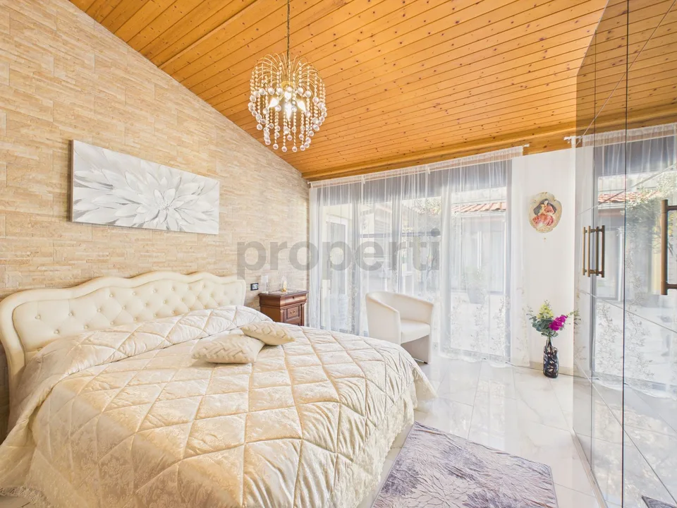 Elegantes Einfamilienhaus mit 5,5 Zimmern und Patio in Lodrino - Riviera