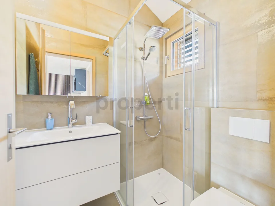Modern 5.5-room terraced house with parking, Lens