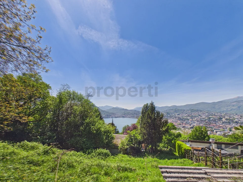 Großes Baugrundstück mit Seeblick in ruhiger Lage, Viganello