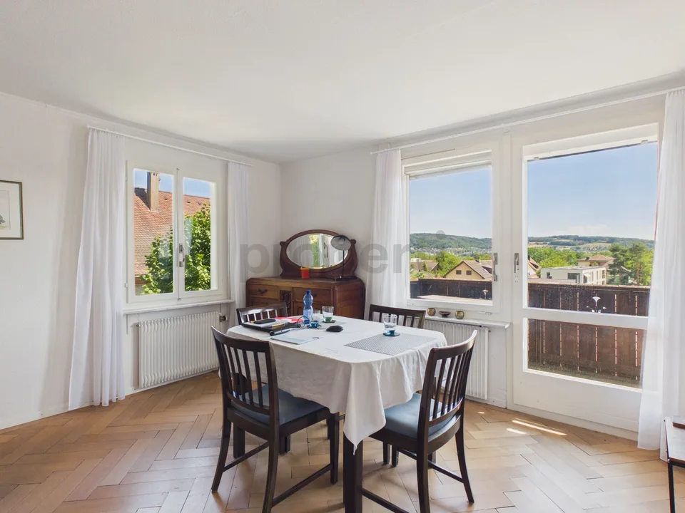 Charmantes Haus im Chalet-Stil, von Natur umgeben und mit schöner Aussicht