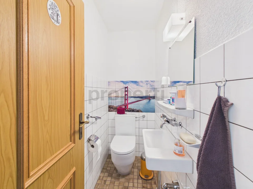 Vivere accogliente con bel balcone, vista mozzafiato e incluso un locale hobby