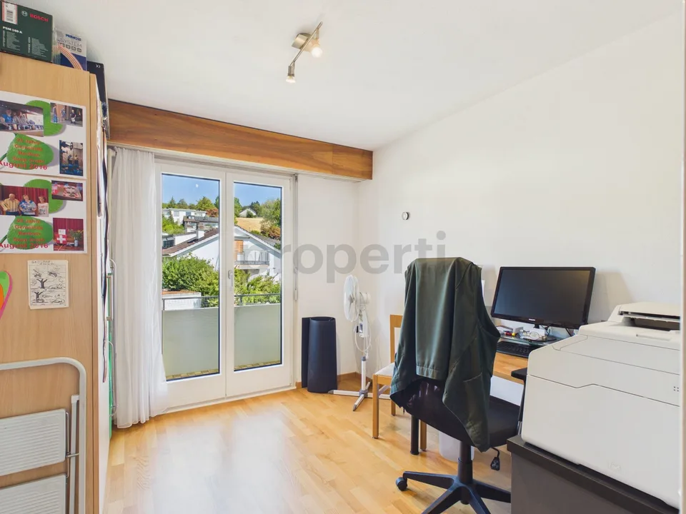Vivere accogliente con bel balcone, vista mozzafiato e incluso un locale hobby