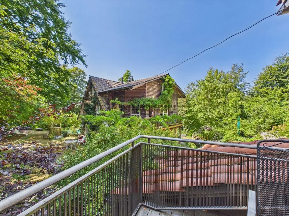 Vivere in una casa di argilla sull'Uetliberg