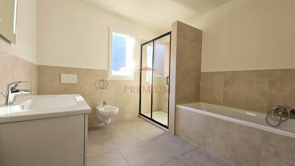 AMPIO 4.5 LOCALI IN AFFITTO