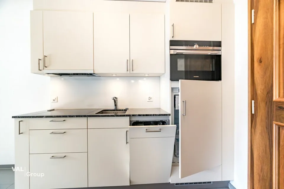 Kompakt, hell, gut gelegen: Studio mit Balkon und Keller