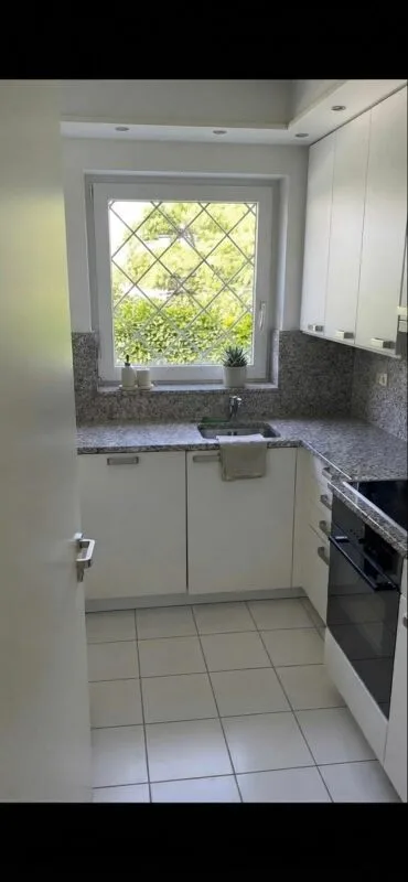 Grosszügige 4.5-Zimmer-Wohnung mit direktem Zugang zum See