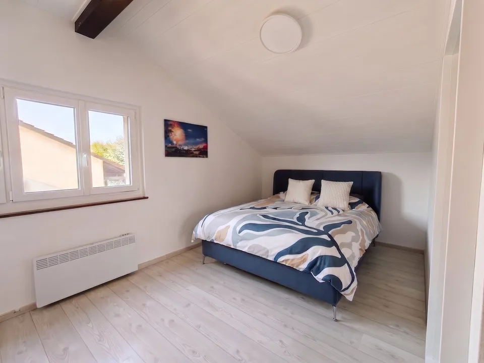4.5-room duplex on the upper ground floor and top floor - spacious, quiet, and green