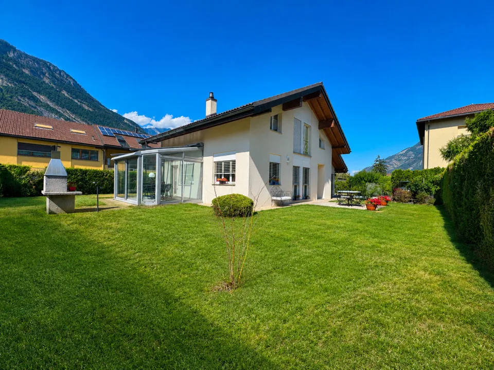 VILLA INDIVIDUELLE DE 5.5 PIÈCES AVEC JARDIN ET VÉRANDA À SAXON