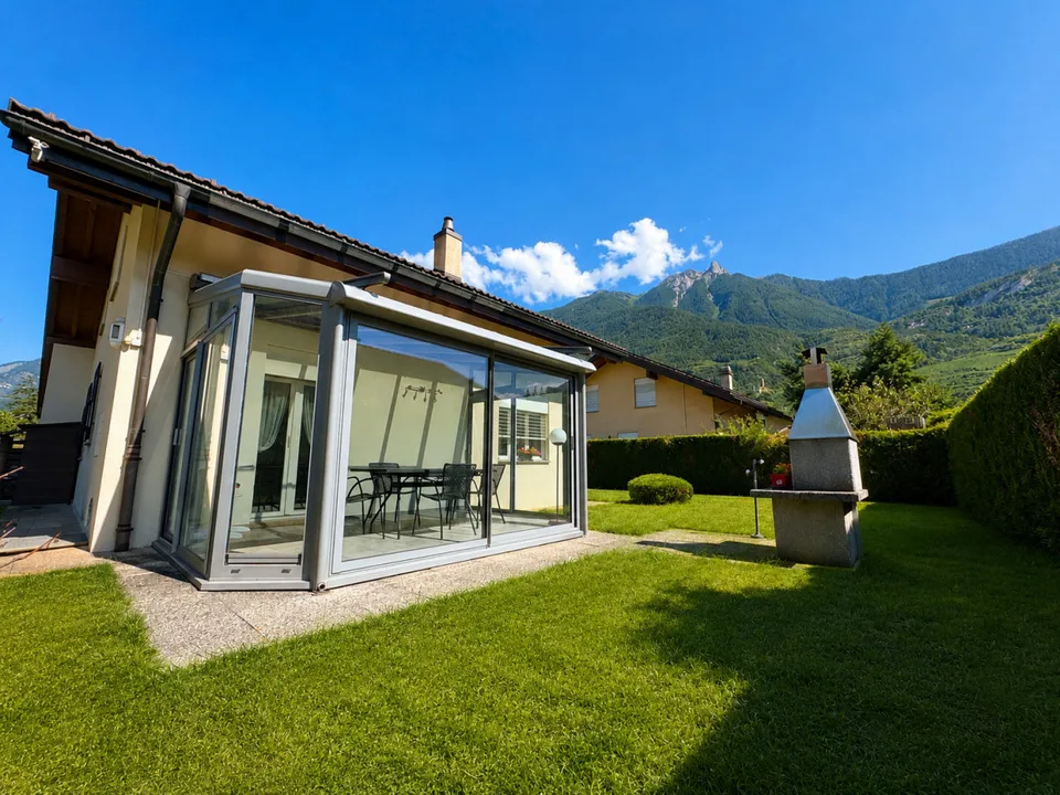 VILLA INDIVIDUELLE DE 5.5 PIÈCES AVEC JARDIN ET VÉRANDA À SAXON