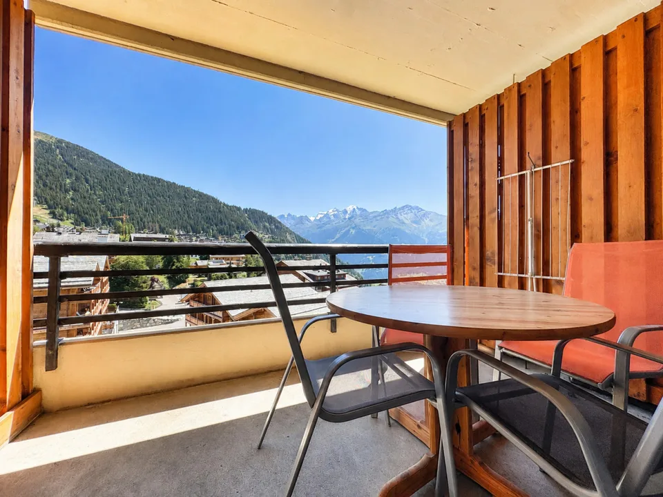 STUDIO MIT BALKON UND UNVERBAUBAREM BLICK IM HERZEN VON VERBIER