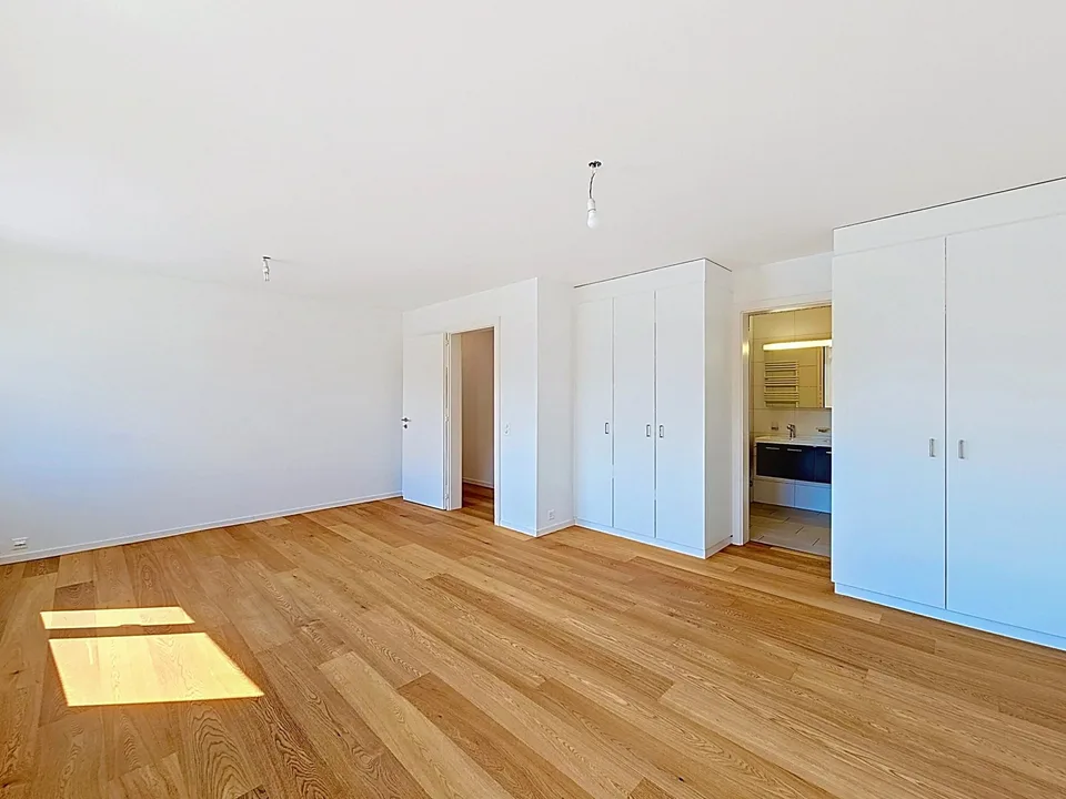 Splendide appartement rénové avec place d'amarrage dans port privé