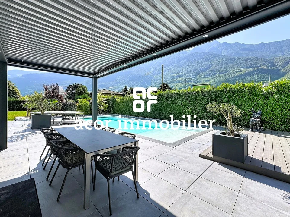 Saxon - Villa contemporaine avec piscine
