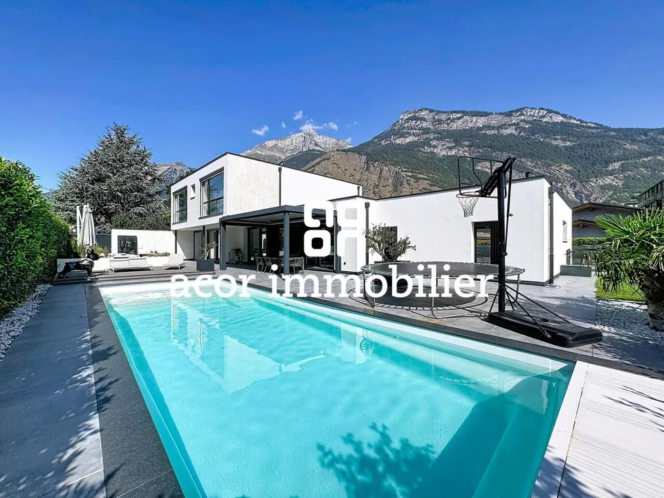 Saxon - Villa contemporaine avec piscine
