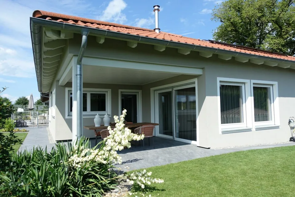 Reserviert! Reitsportimmobilie mit Haus und Reithalle