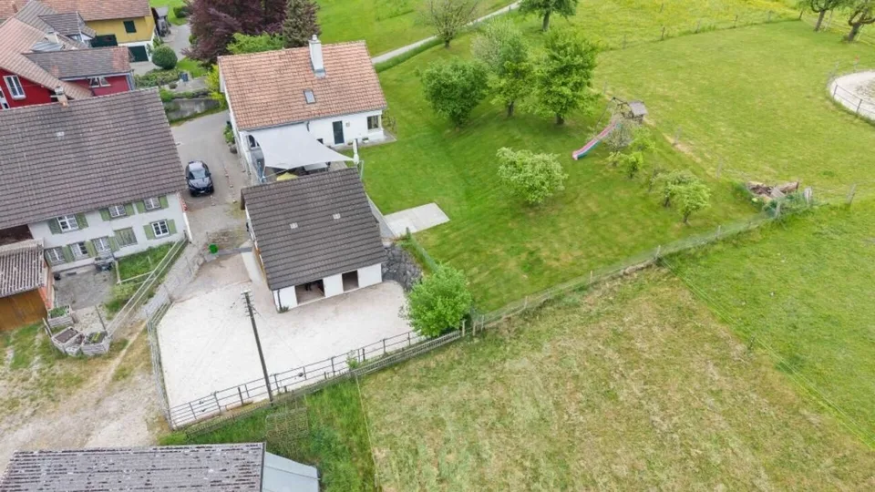 Bijou- Pferdeparadies! Einfamilienhaus mit Pferdestall